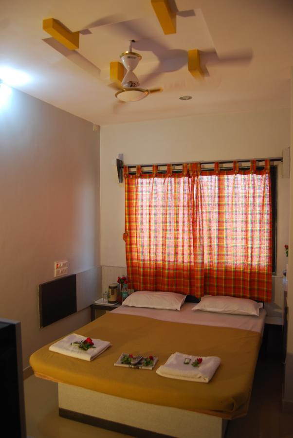 Hotel Utsav Shirdi Exterior photo