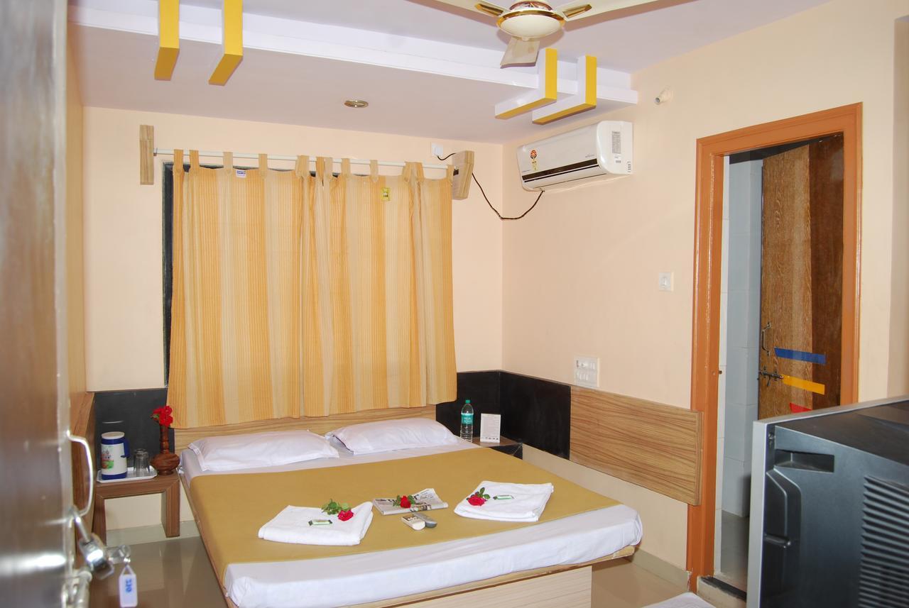 Hotel Utsav Shirdi Exterior photo